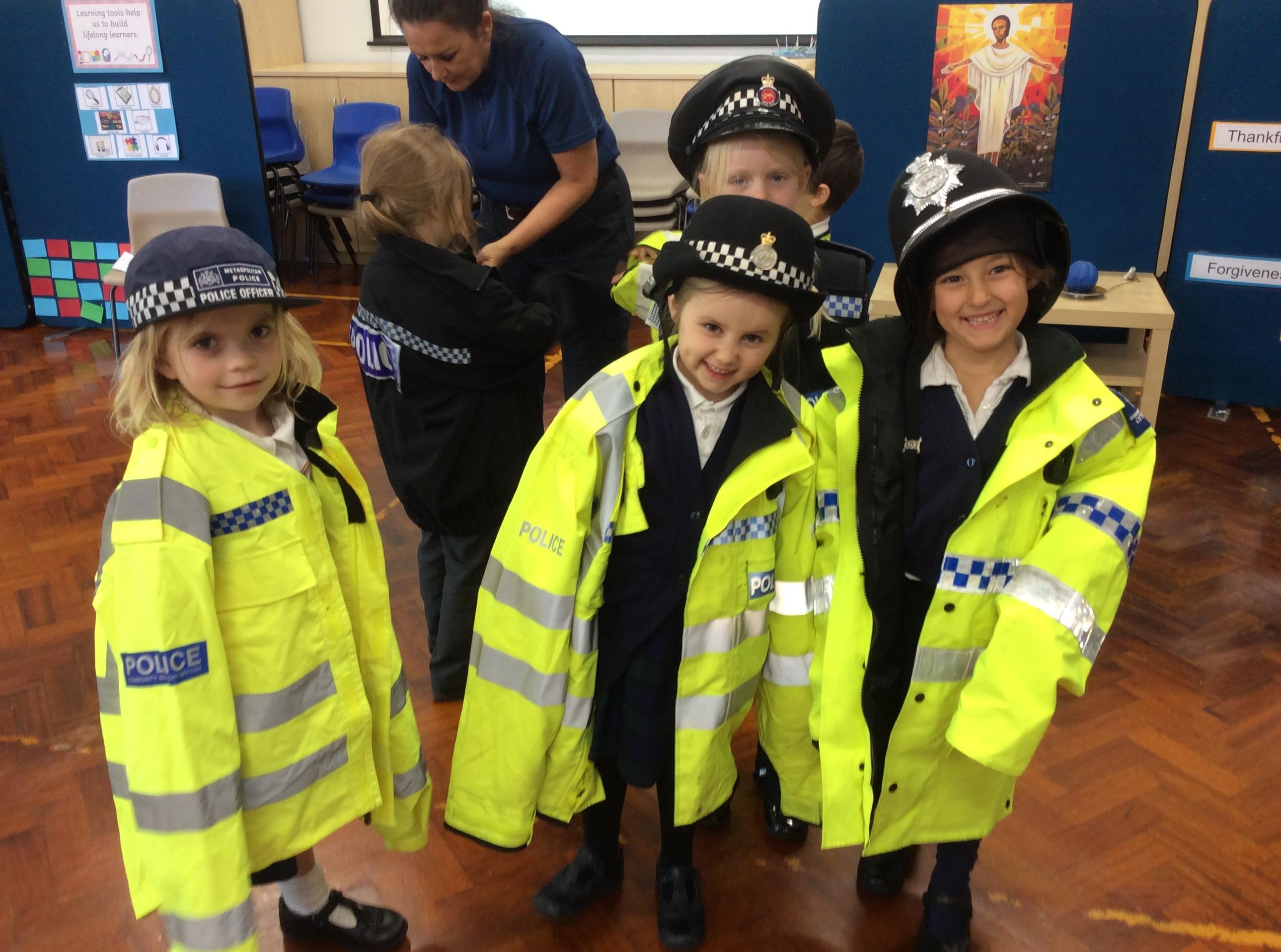 Police-uniform.jpg Police-uniform.jpg